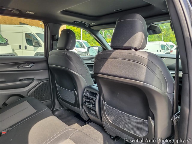 2024 JEEP GRAND CHEROKEE - Image 27