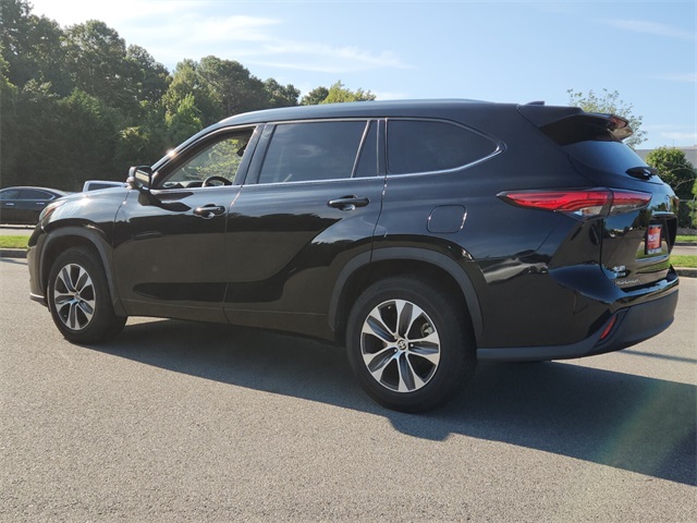 2021 Toyota Highlander XLE photo 5