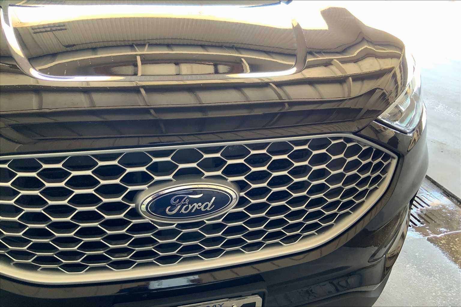 2023 Ford Edge SEL photo 27