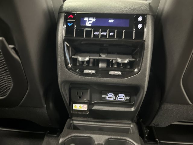 2025 Jeep Grand Cherokee Altitude X photo 30
