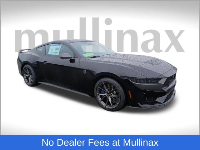 2025 Ford Mustang Dark Horse's photo