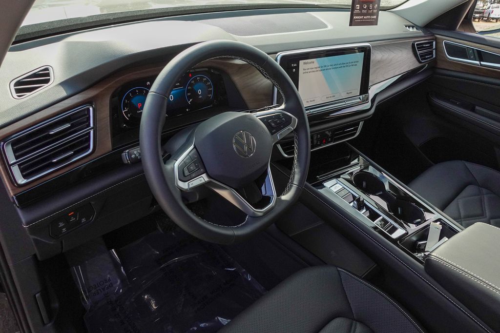 2026 Volkswagen Atlas SE Technology photo 11