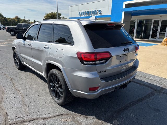 2020 Jeep Grand Cherokee Altitude photo 4