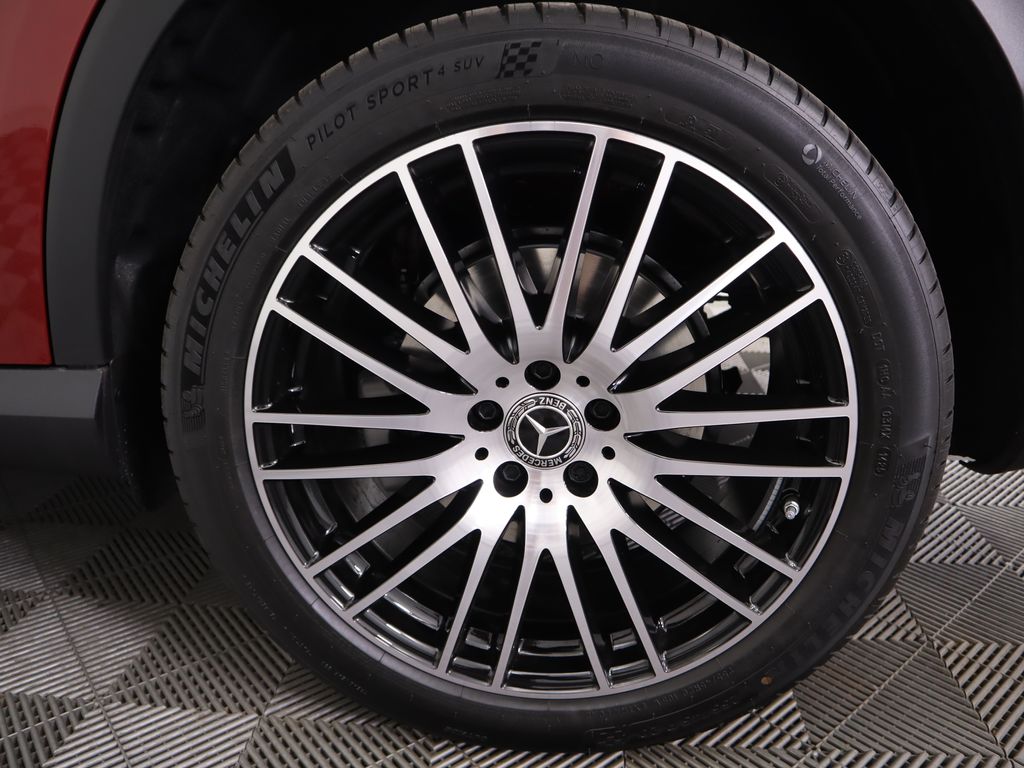 2026 Mercedes Benz GLC 300 photo 32