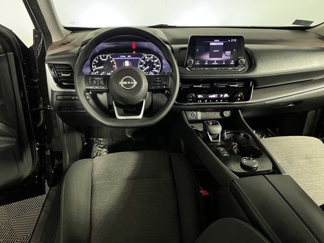 2022 Nissan Rogue SV photo 12