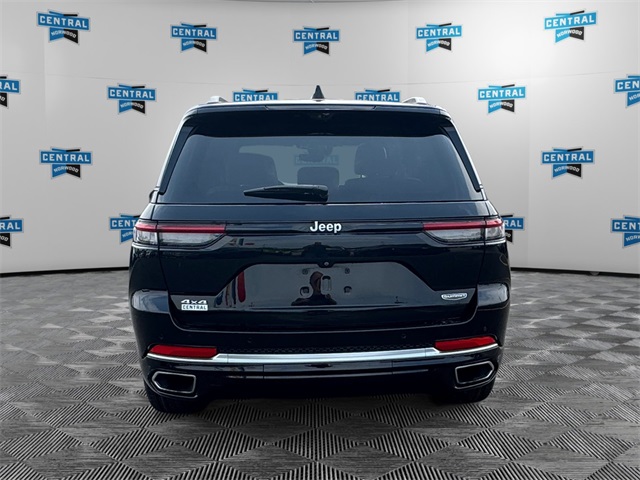 2022 Jeep Grand Cherokee Summit photo 4