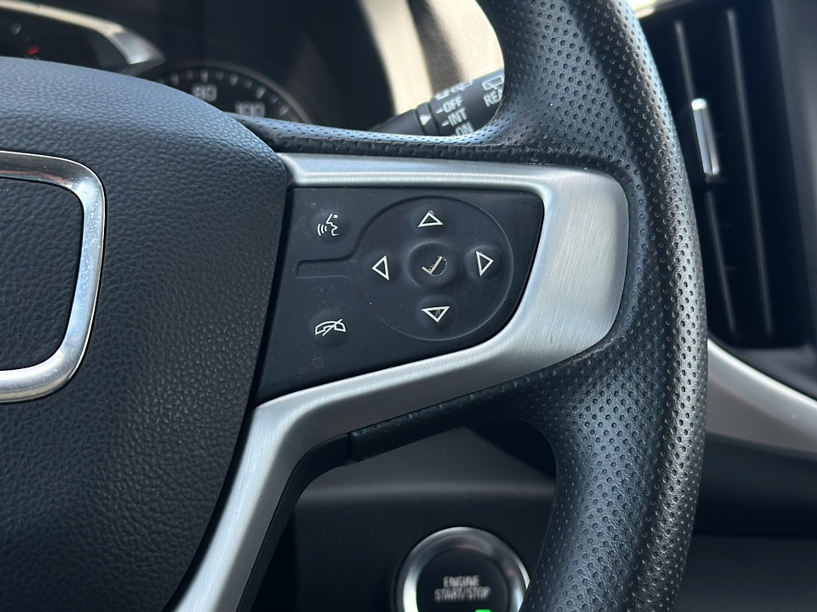 2023 Gmc Terrain SLE photo 12