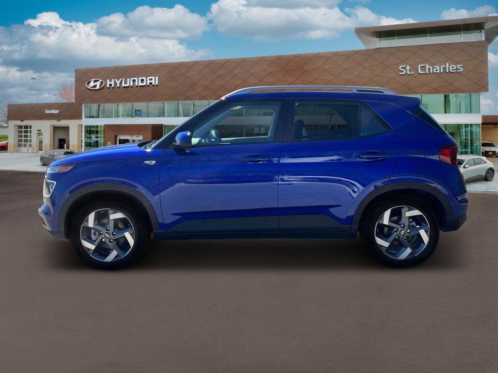 2025 Hyundai Venue Limited photo 3