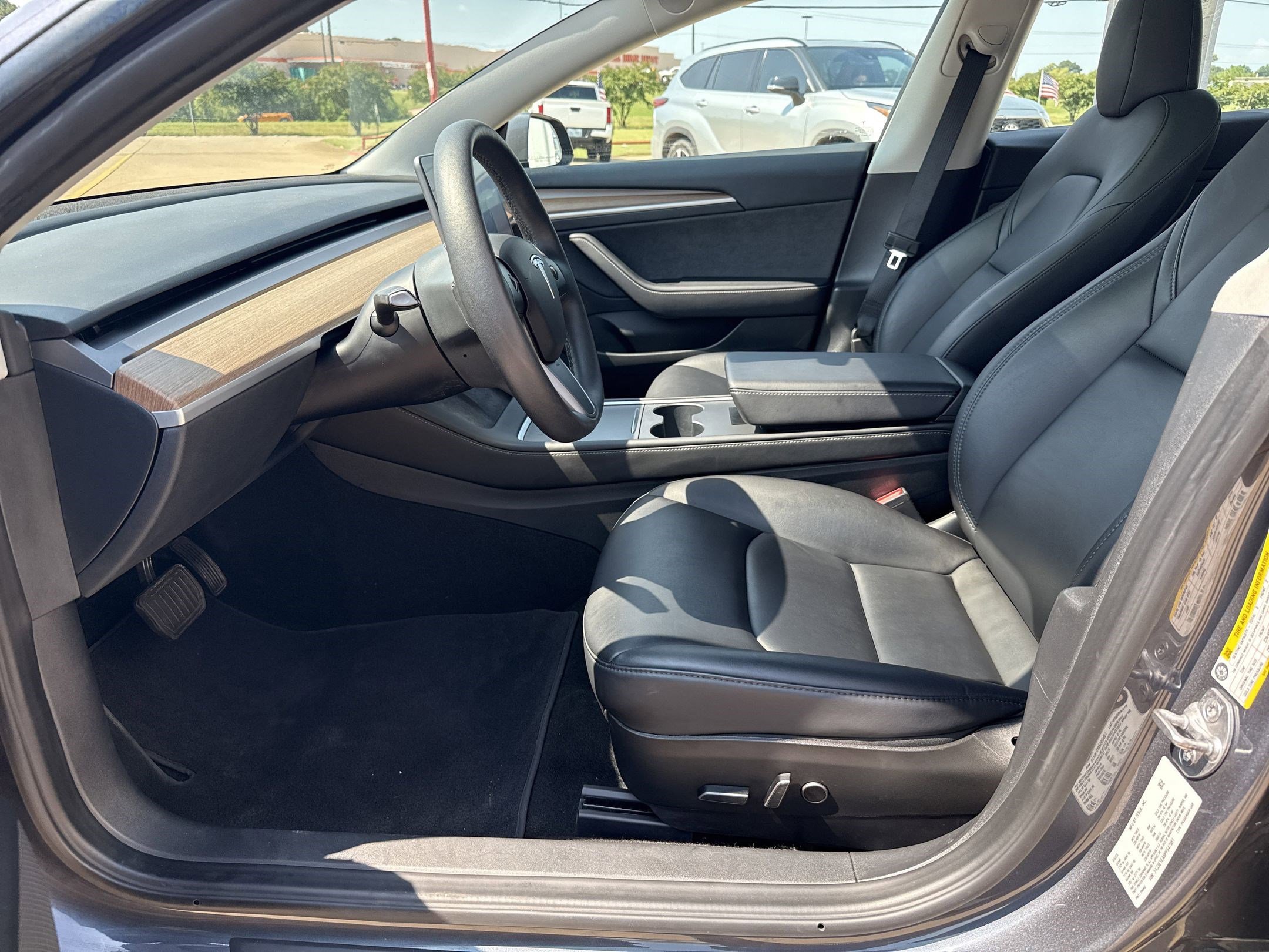 2023 Tesla Model 3 photo 5