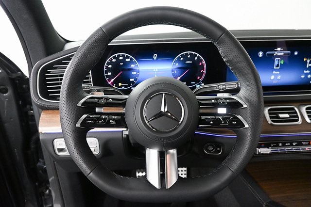 2025 Mercedes Benz GLS 450 4MATIC photo 2