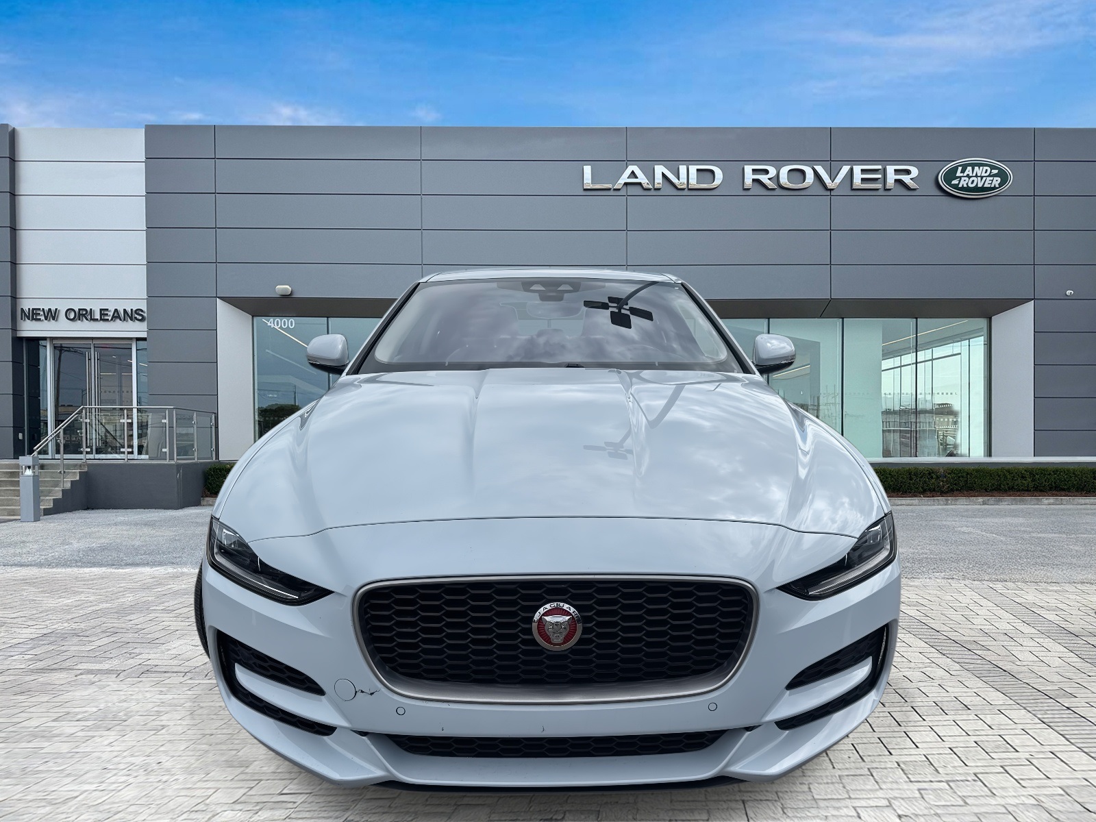 2020 Jaguar XE S photo 4