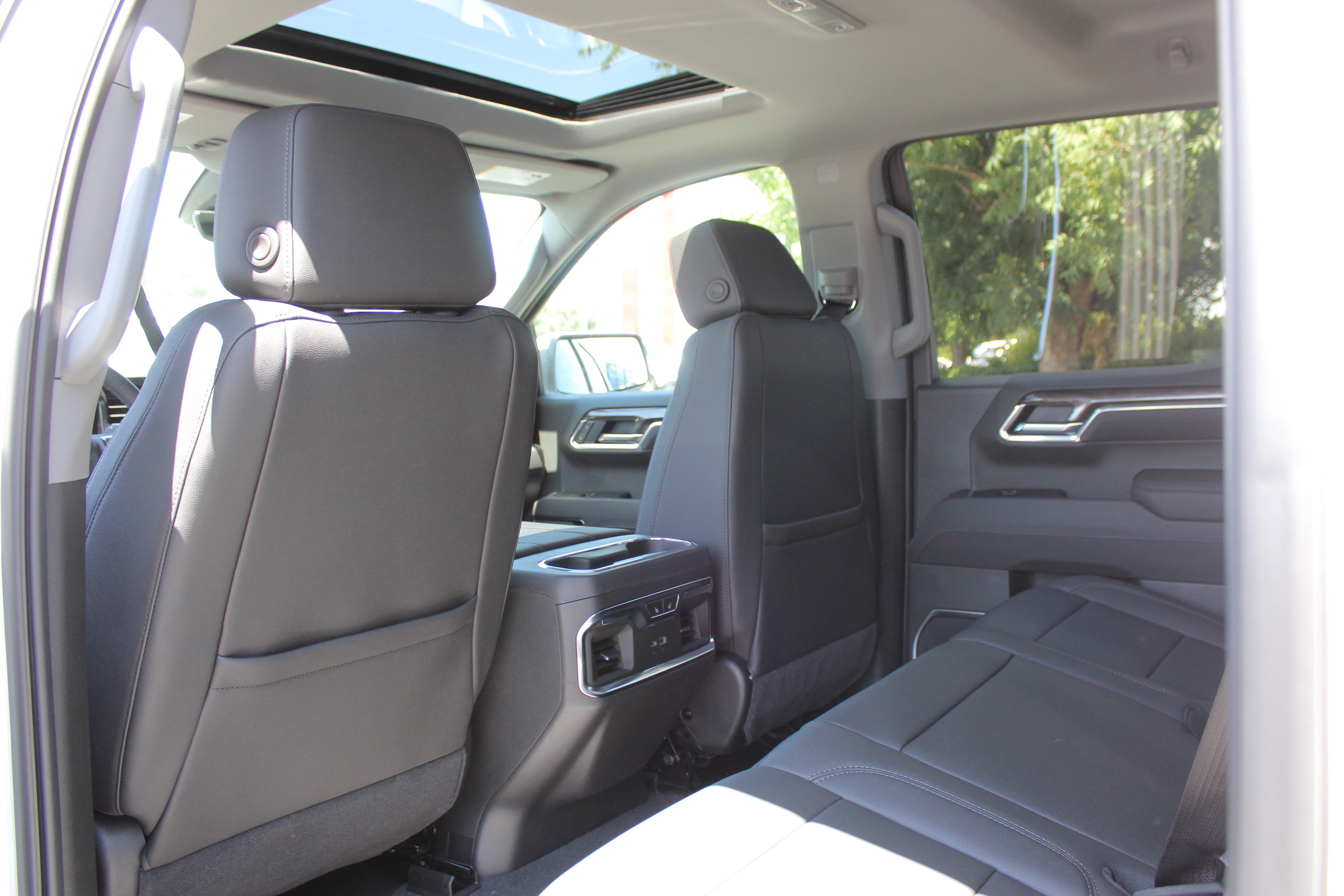 2025 Chevrolet Silverado 1500 LTZ photo 16