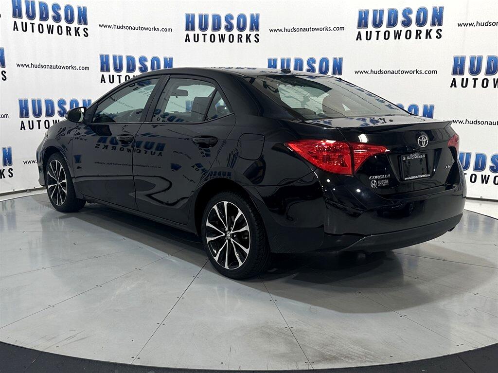 2017 Toyota Corolla XSE photo 3