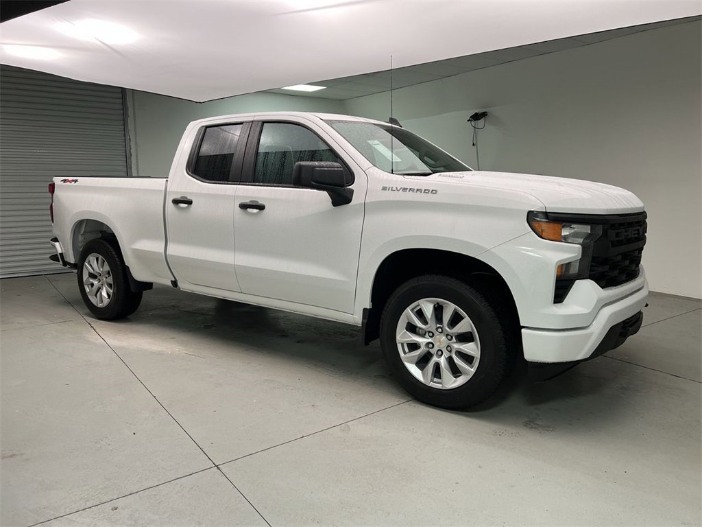 2026 Chevrolet Silverado 1500 Custom photo 2