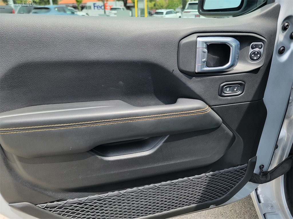 2024 Jeep Wrangler Sahara photo 8