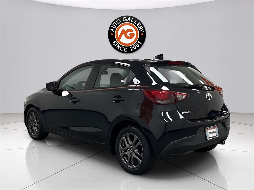 2020 Toyota Yaris LE photo 3