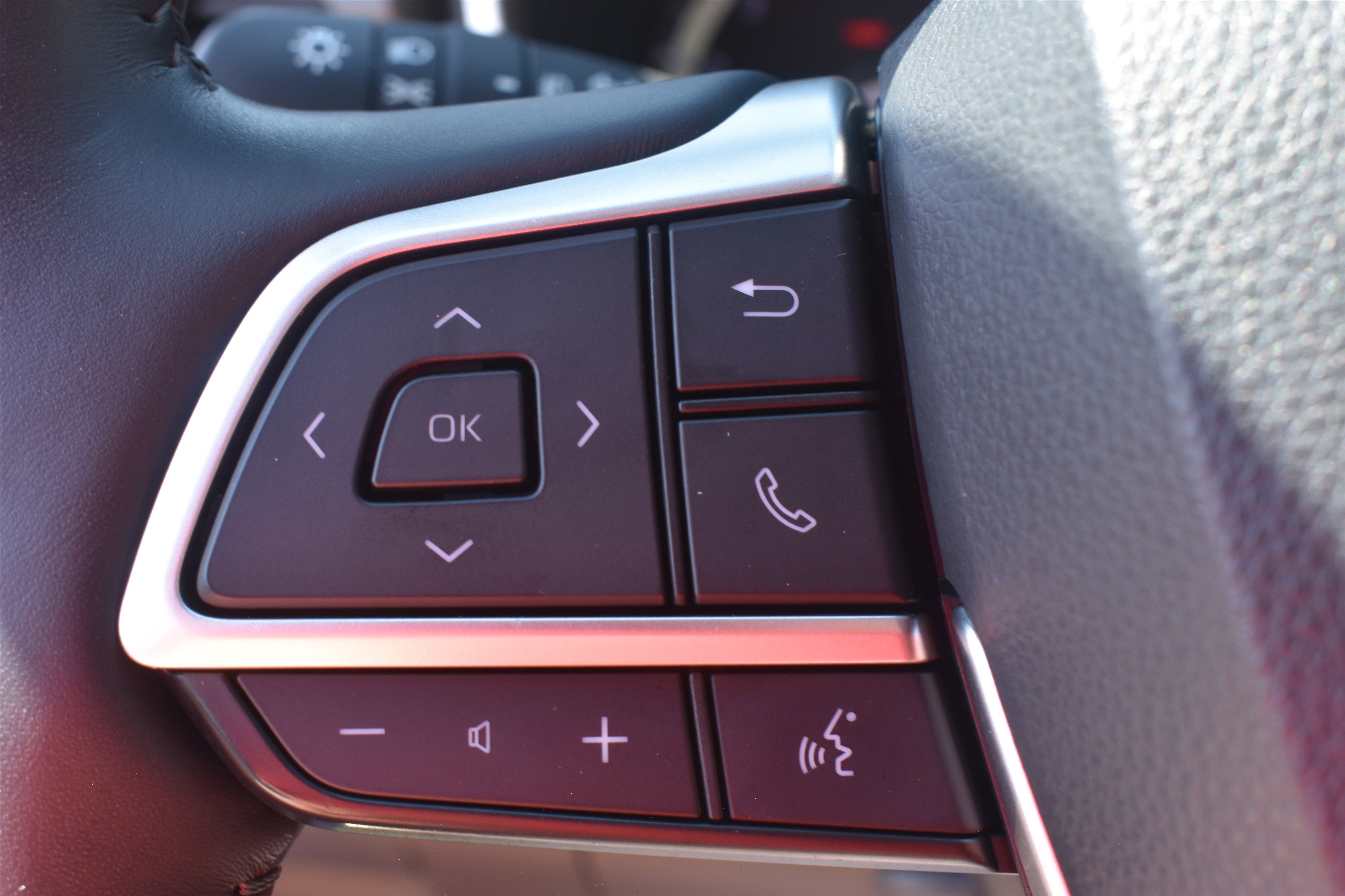 2022 Toyota Highlander Limited photo 10