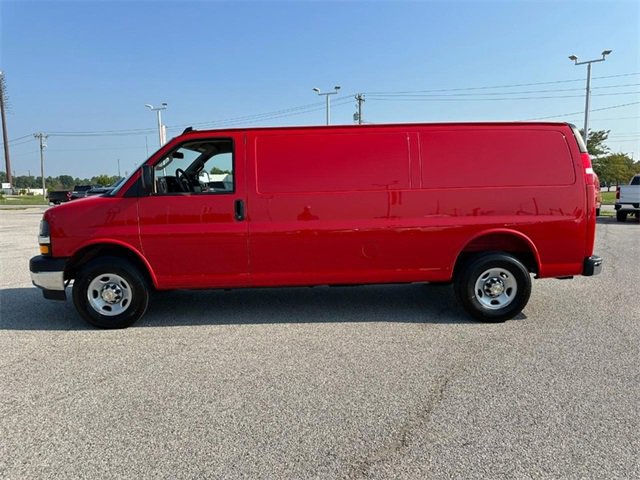 2025 Chevrolet Express Cargo Van photo 2