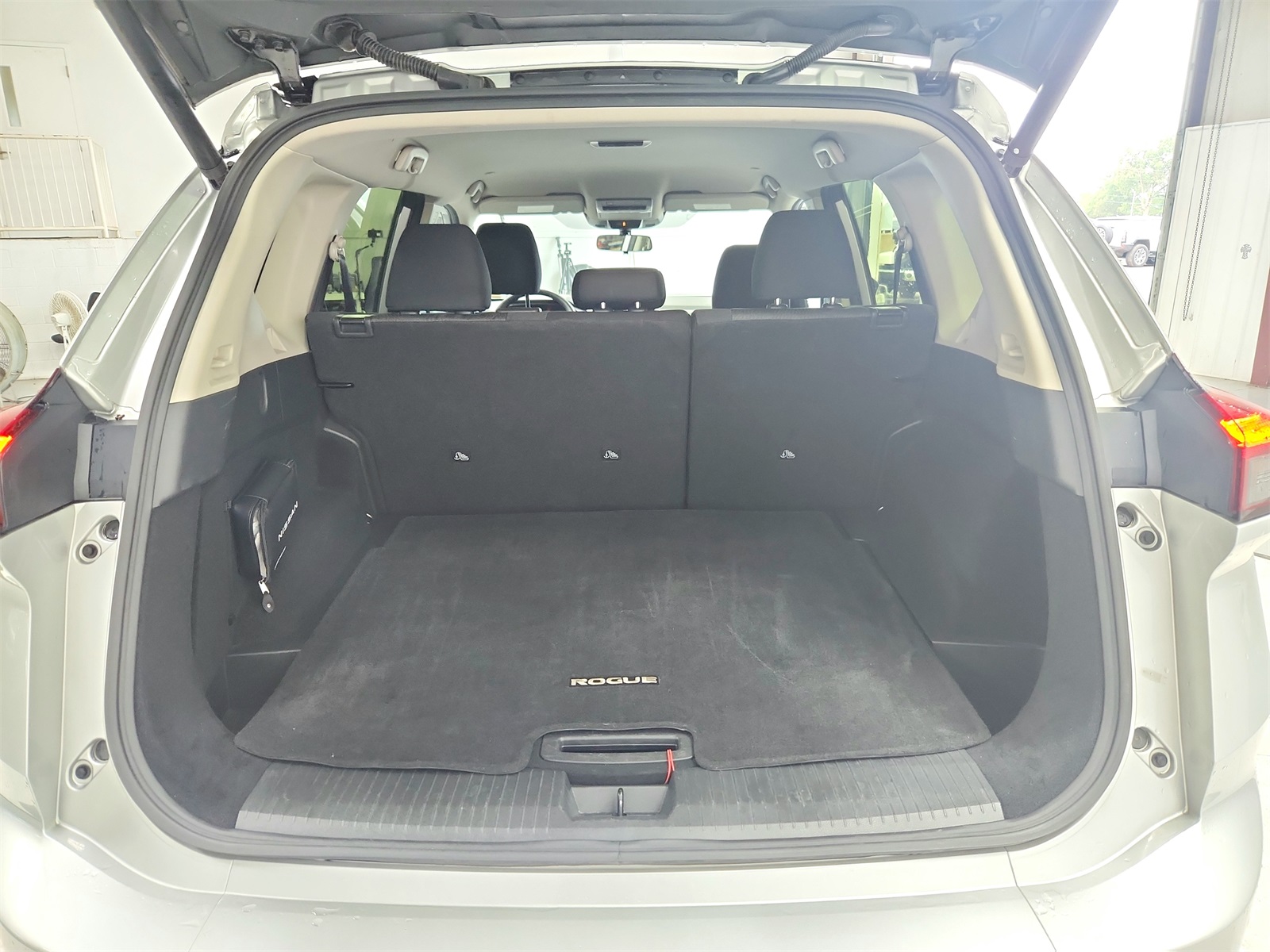 2024 Nissan Rogue SV photo 36