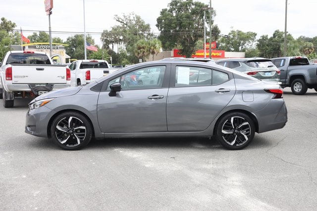 2024 Nissan Versa SR photo 4
