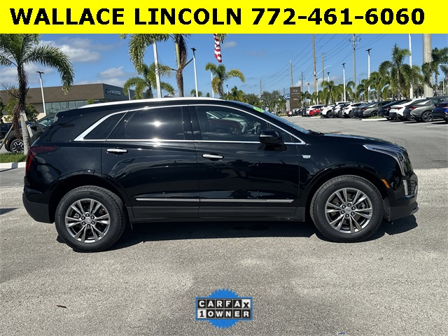 2022 Cadillac XT5 Premium Luxury photo 2