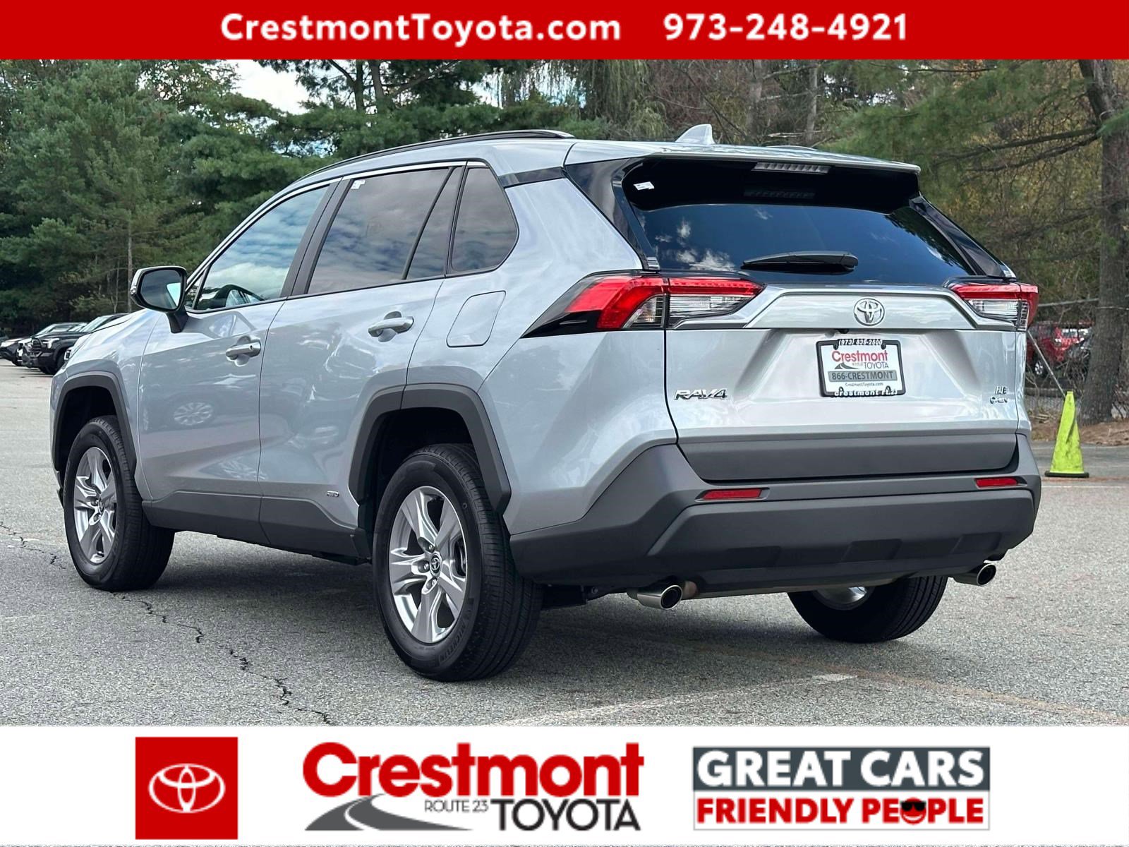 2025 Toyota RAV4 Hybrid LE photo 4