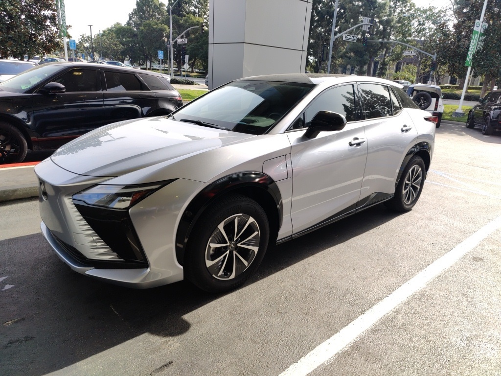 2023 Lexus RZ Premium