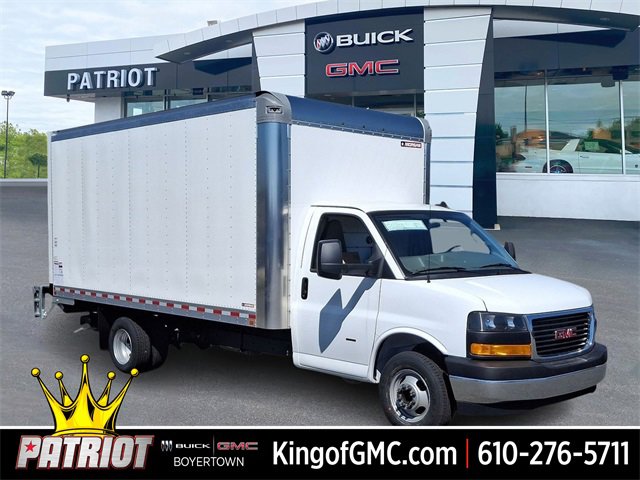 2025 GMC Savana Cutaway Work Van's photo