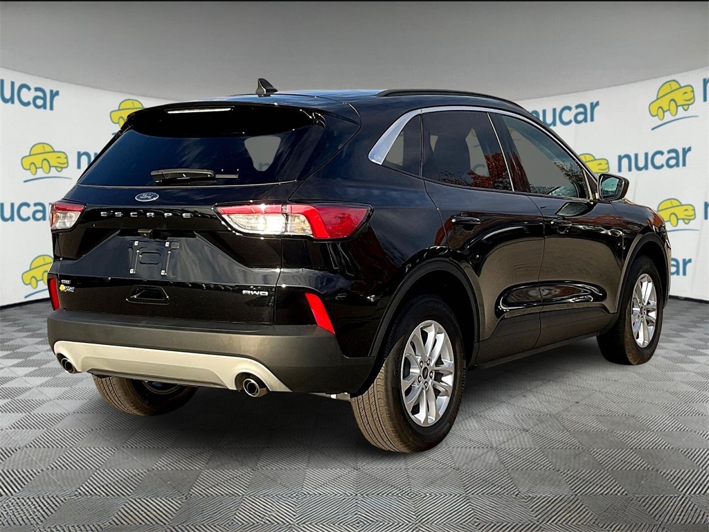 2022 Ford Escape SE photo 4