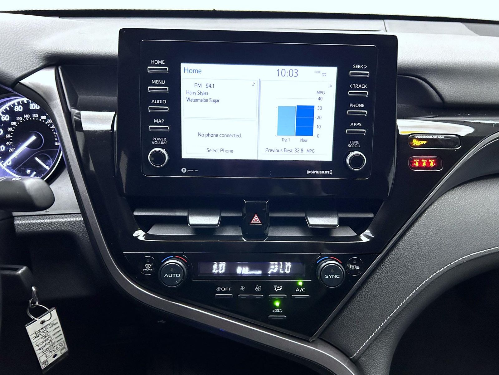 2024 Toyota Camry SE photo 13