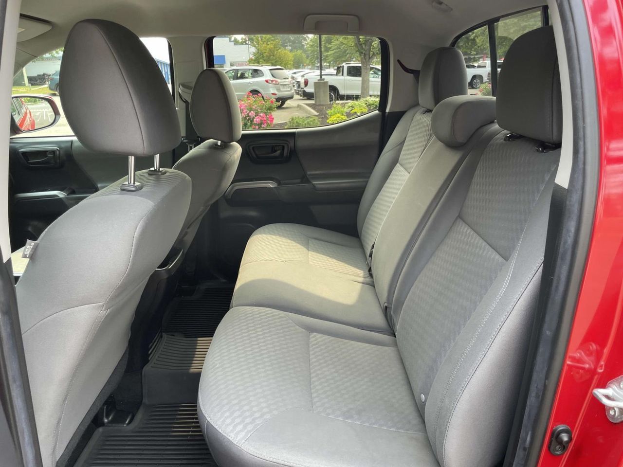 2022 Toyota Tacoma SR5 V6 photo 11