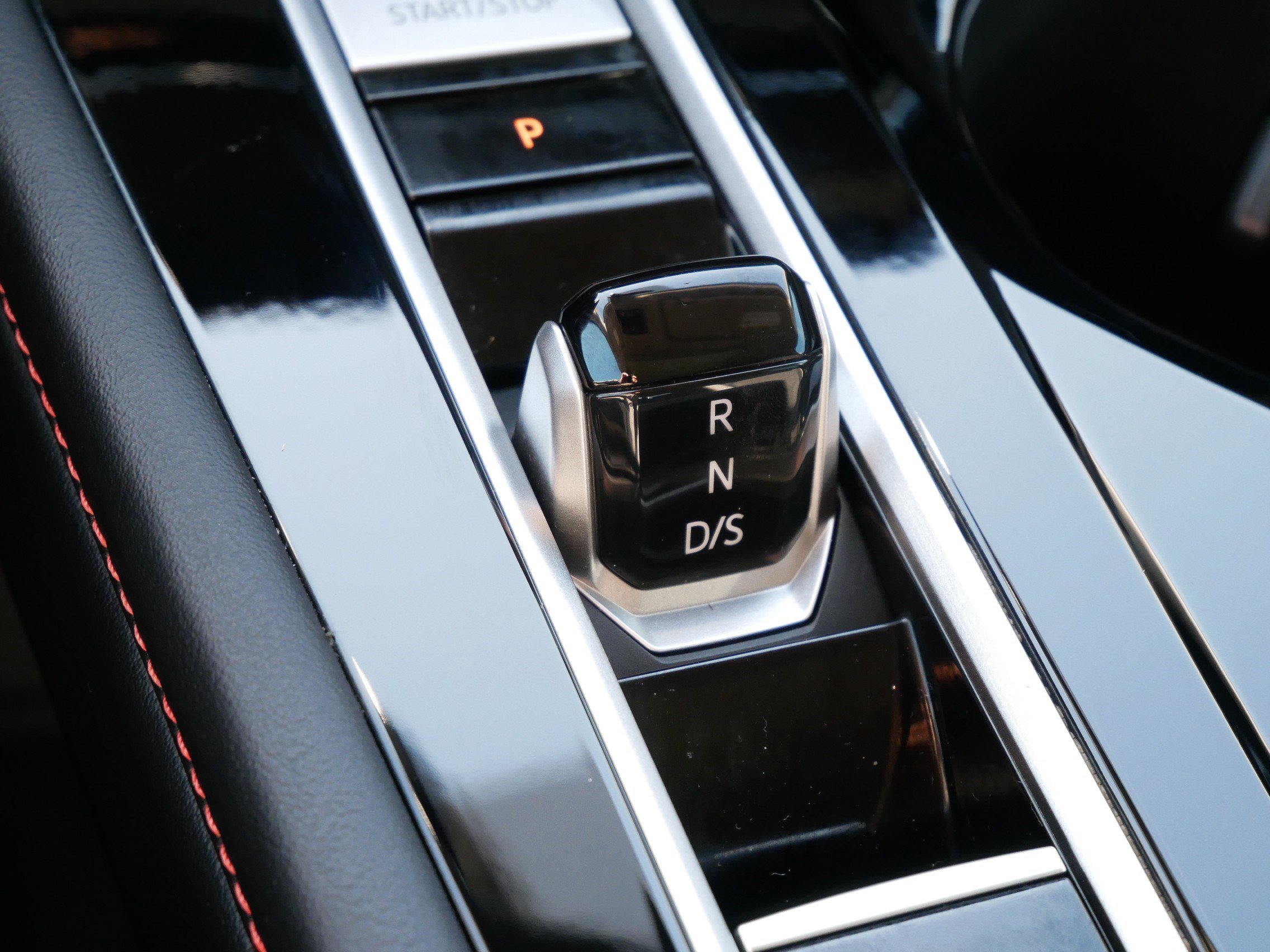 2024 Volkswagen Atlas Peak Edition SEL photo 22