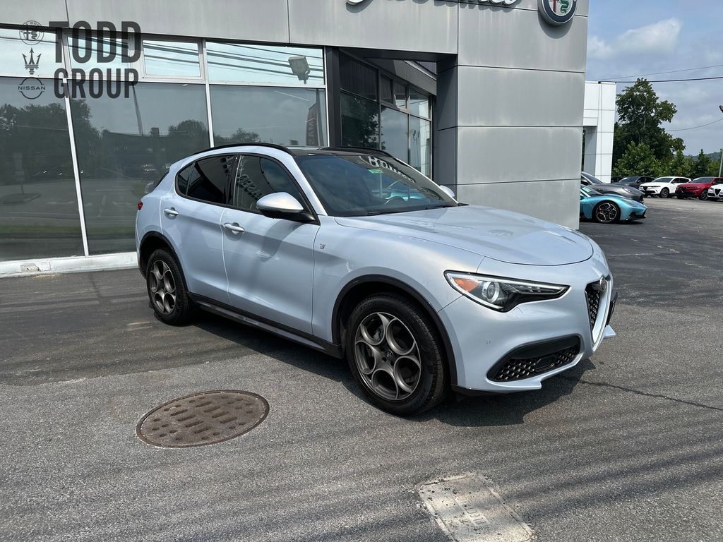 2022 Alfa Romeo Stelvio Ti photo 7