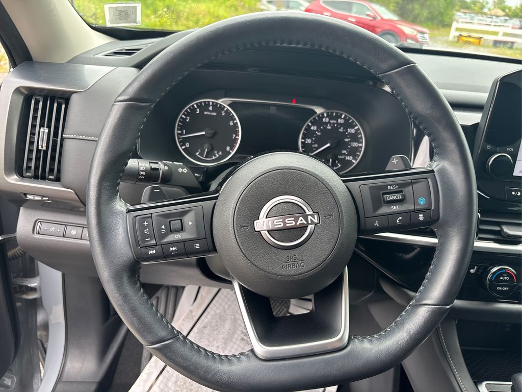 2022 Nissan Pathfinder SL photo 19