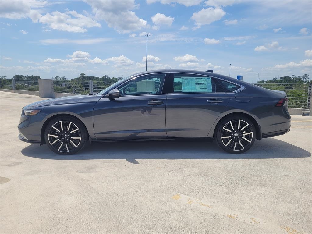 2025 Honda Accord Hybrid Touring photo 4