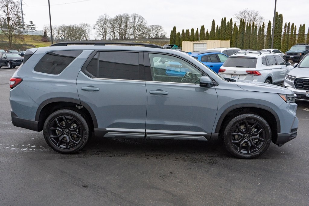 2025 Honda Pilot Touring photo 3