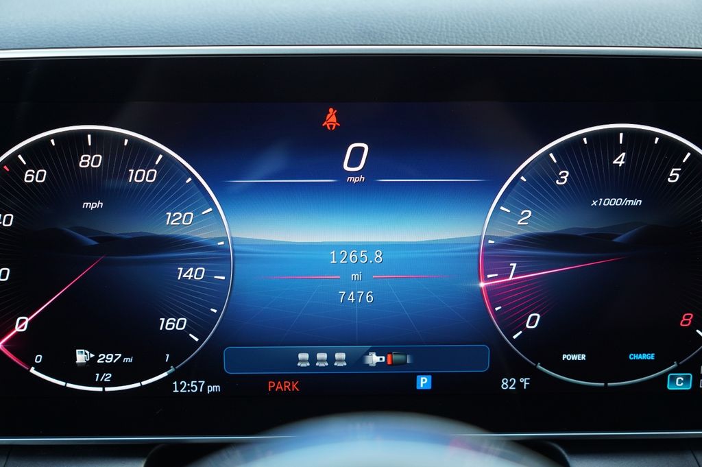 2025 Mercedes Benz GLC 300 photo 23