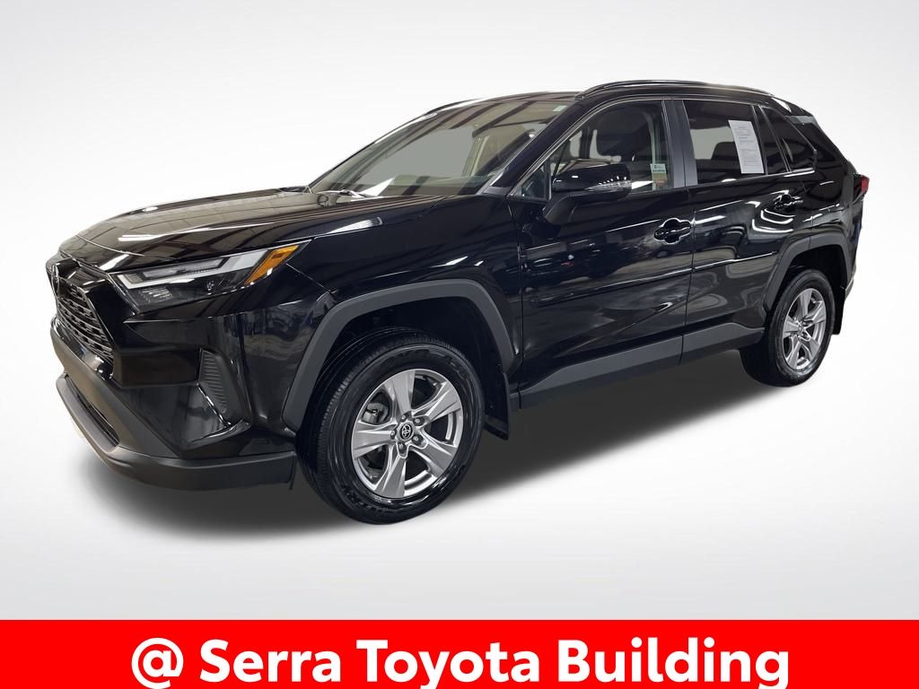 2023 Toyota RAV4 XLE's photo