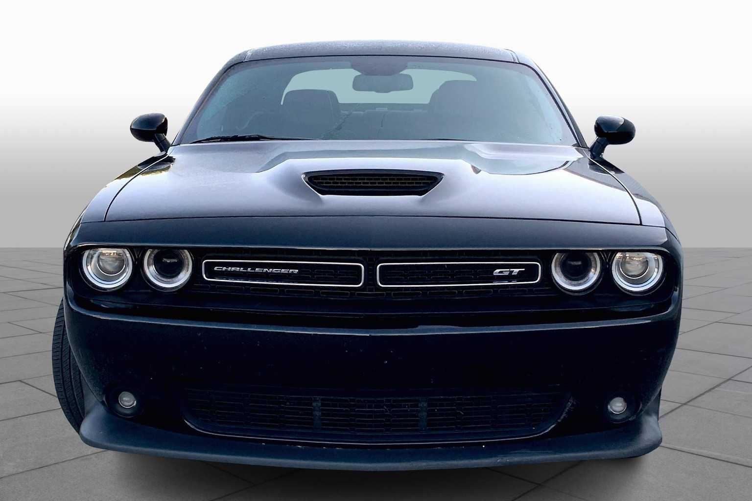 2022 Dodge Challenger GT photo 3
