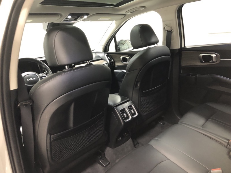 2022 Kia Sorento S X-Line photo 13