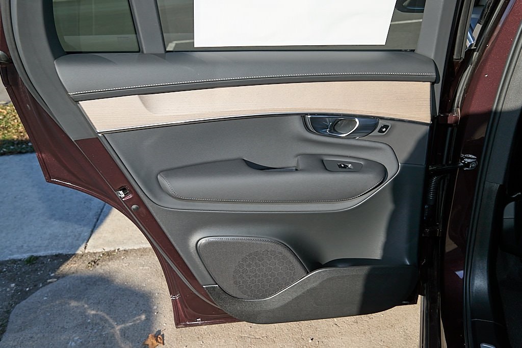 2026 VOLVO XC90 - Image 17
