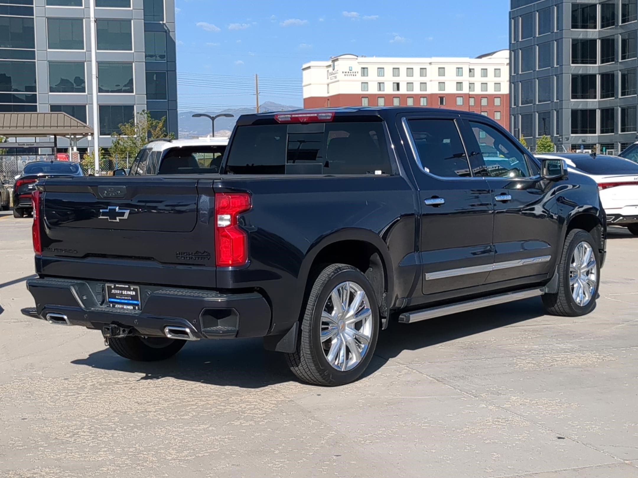 2023 Chevrolet Silverado 1500 High Country photo 5