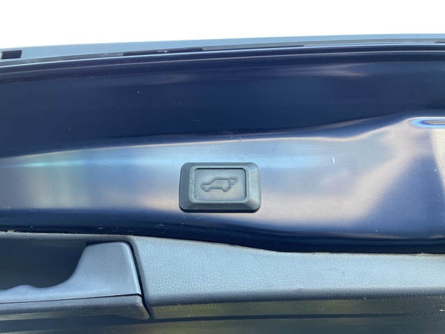 2023 Toyota RAV4 XLE photo 4