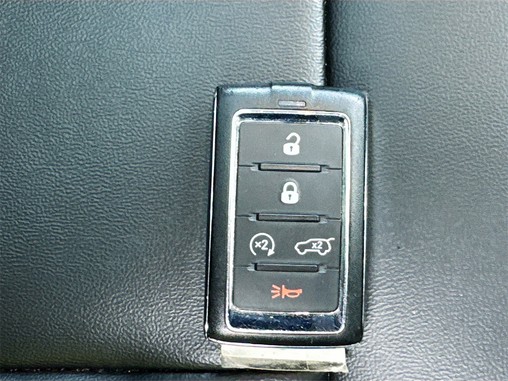 2023 Jeep Cherokee Base photo 34
