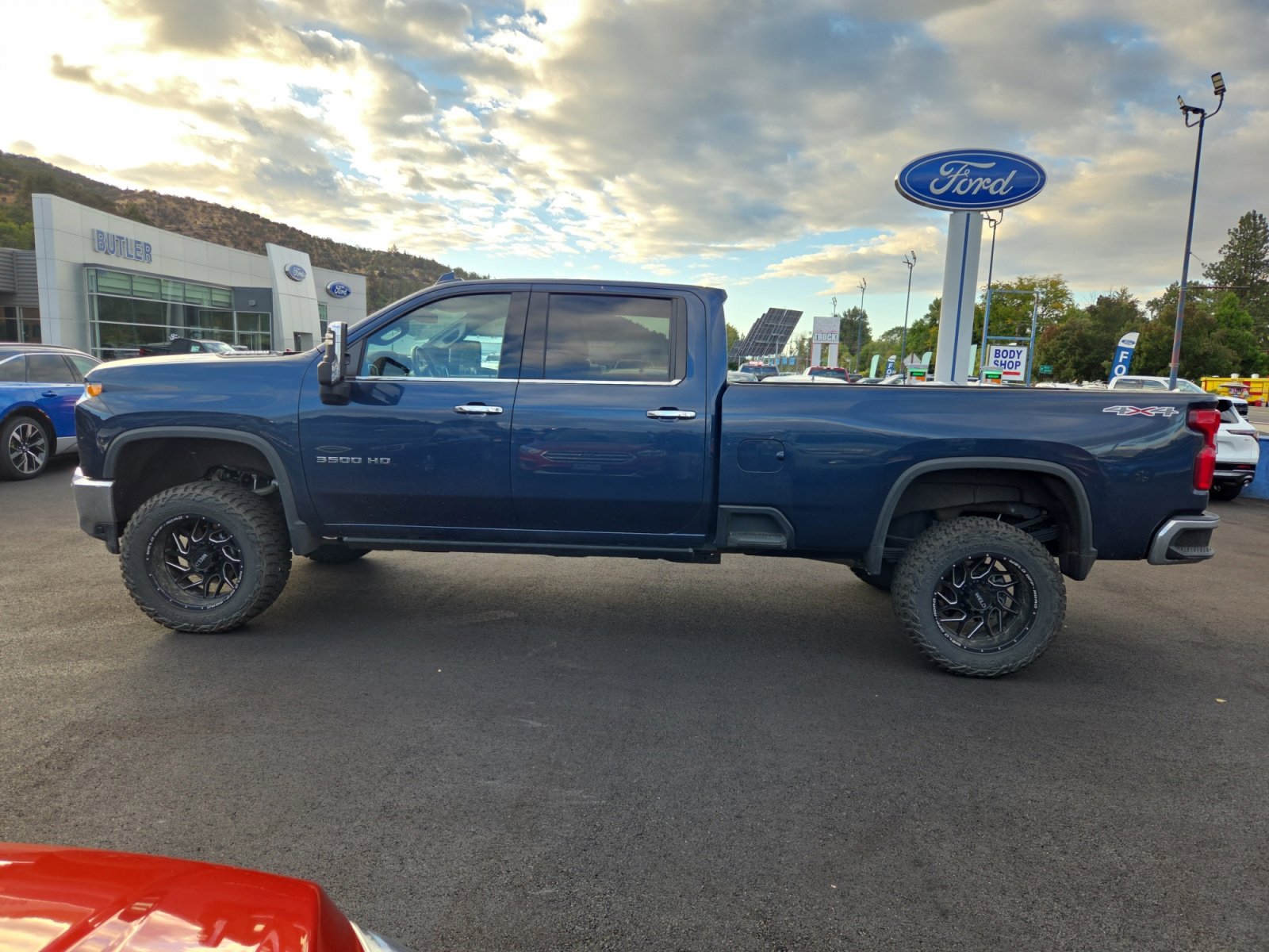 2022 Chevrolet Silverado 3500HD LTZ photo 2