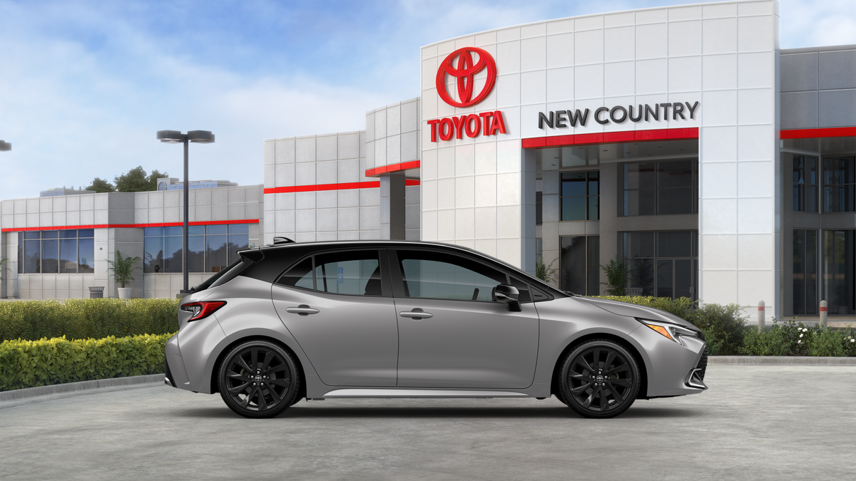 2025 Toyota Corolla XSE photo 12