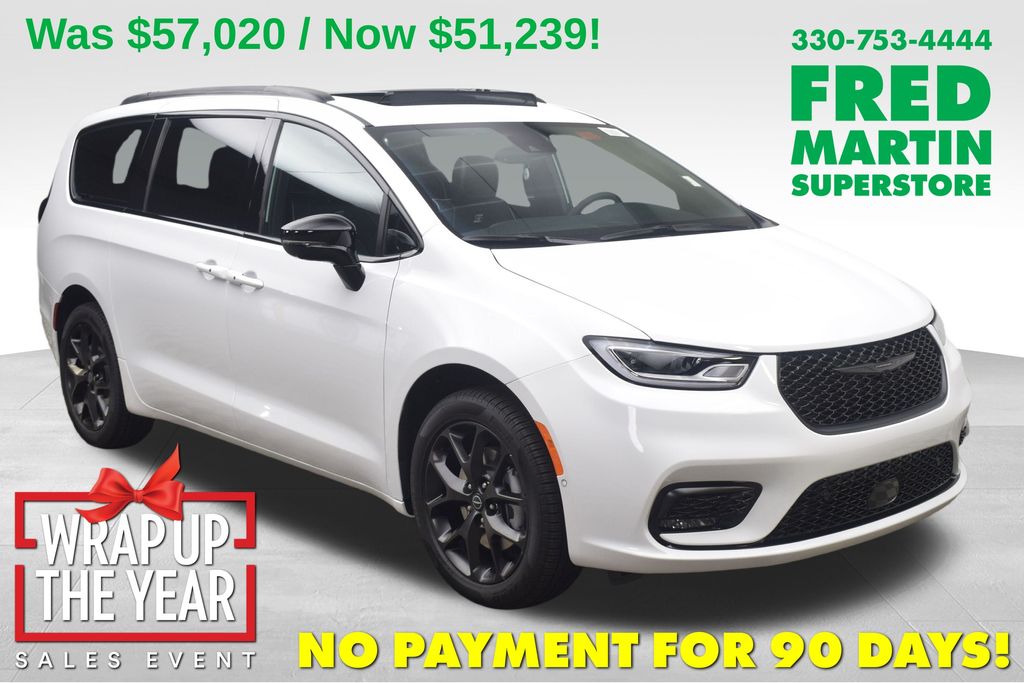 2026 Chrysler Pacifica Limited's photo