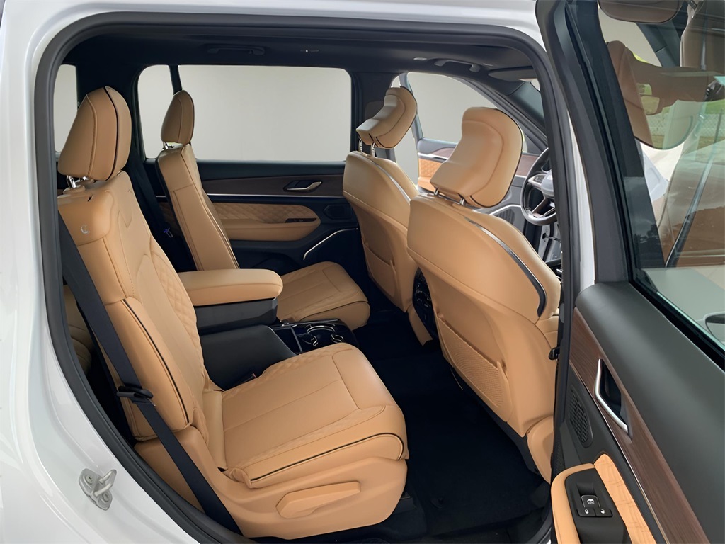 2025 Jeep Grand Cherokee L Summit photo 42