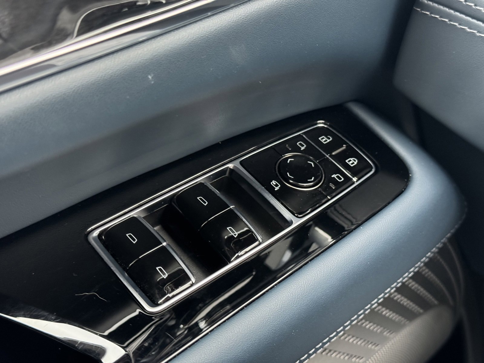 2025 Cadillac Escalade IQ Sport photo 25