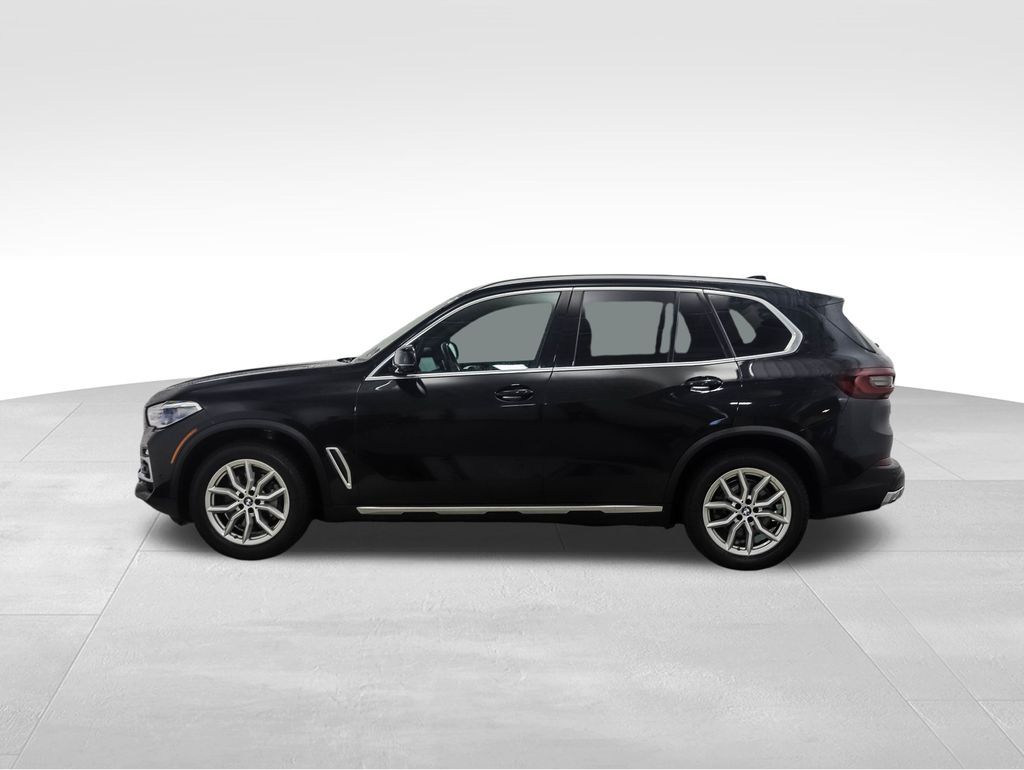 Used 2021 BMW X5 40i with VIN 5UXCR6C02M9G05772 for sale in Minneapolis, Minnesota